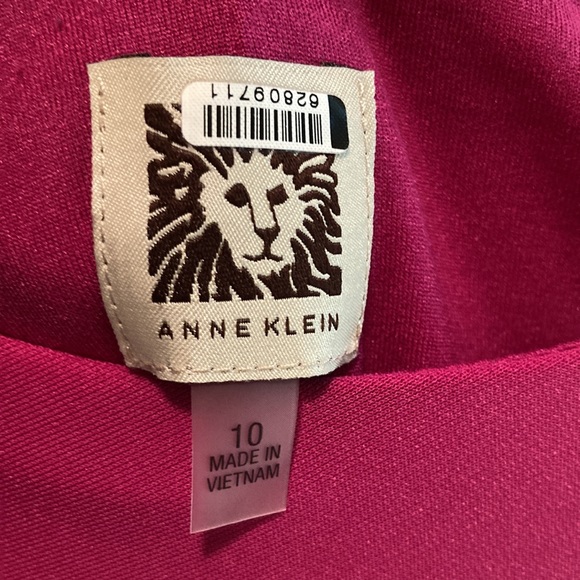 Beautiful pink Anne Klein Dress - Picture 5 of 5